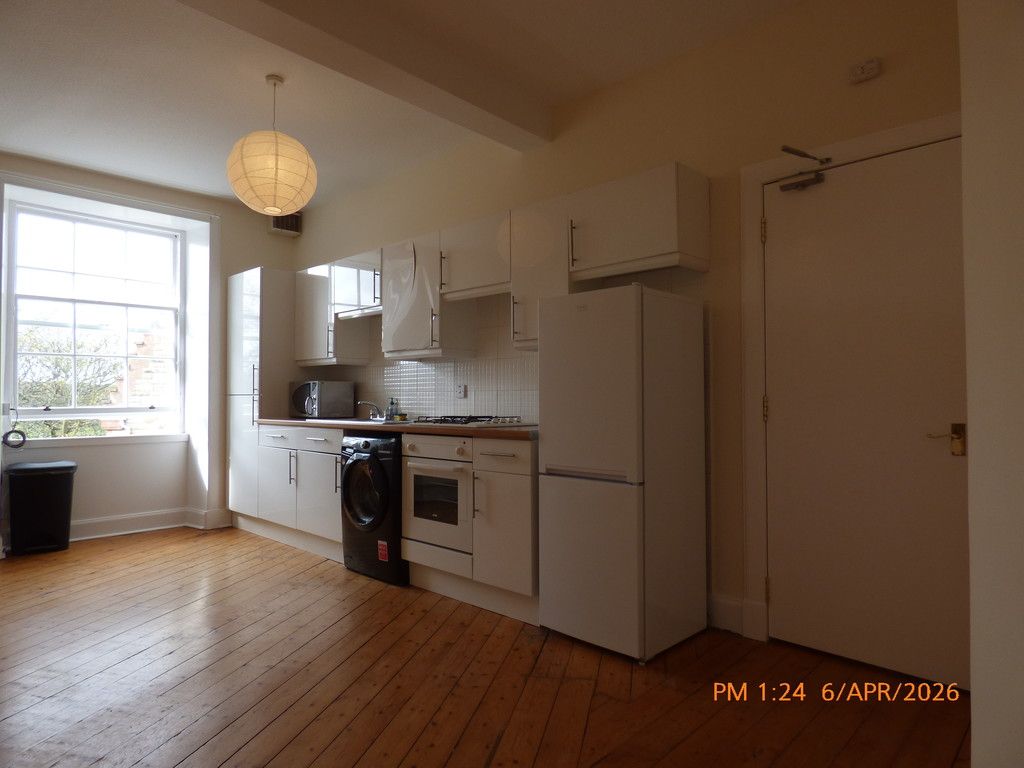 Property photo 1 of 13 Livingroom / Kitchen