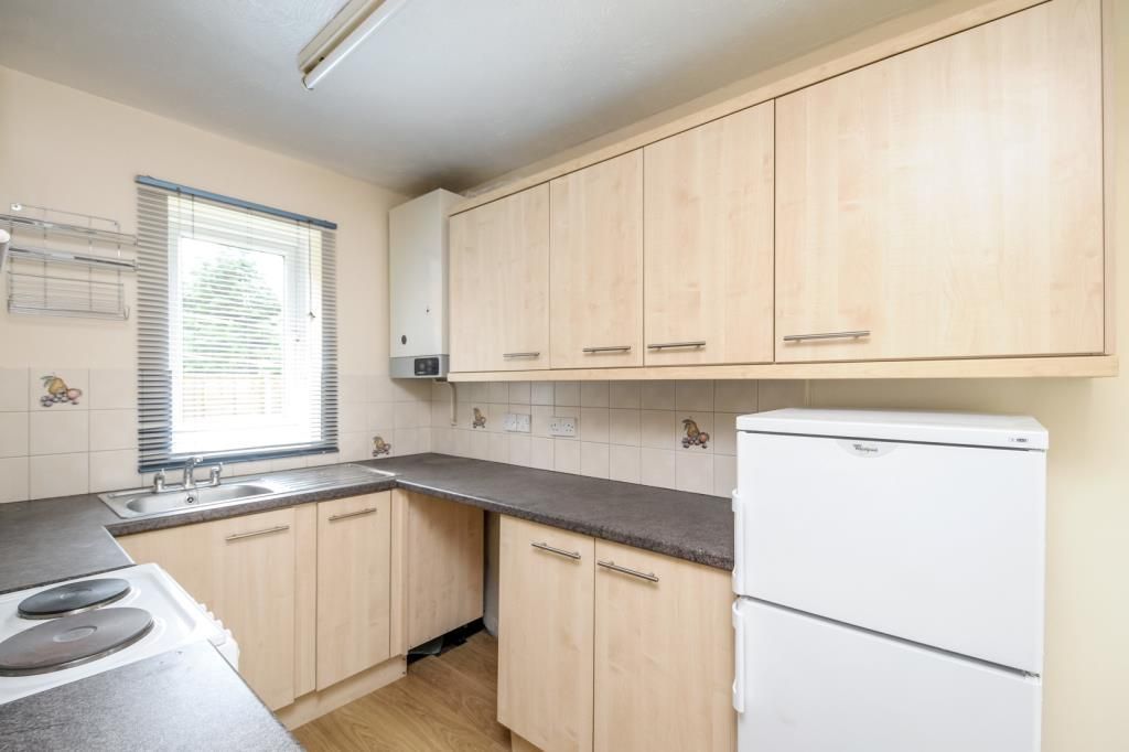 Property photo 2 of 12 Kitchen