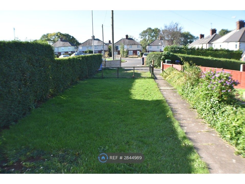 Property photo 3 of 25 Front Garden With Parking Area
