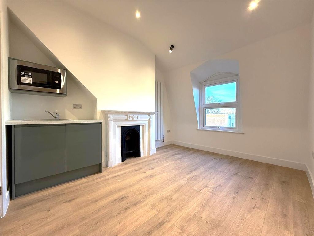 Property photo 3 of 15 Studio A.Jpg