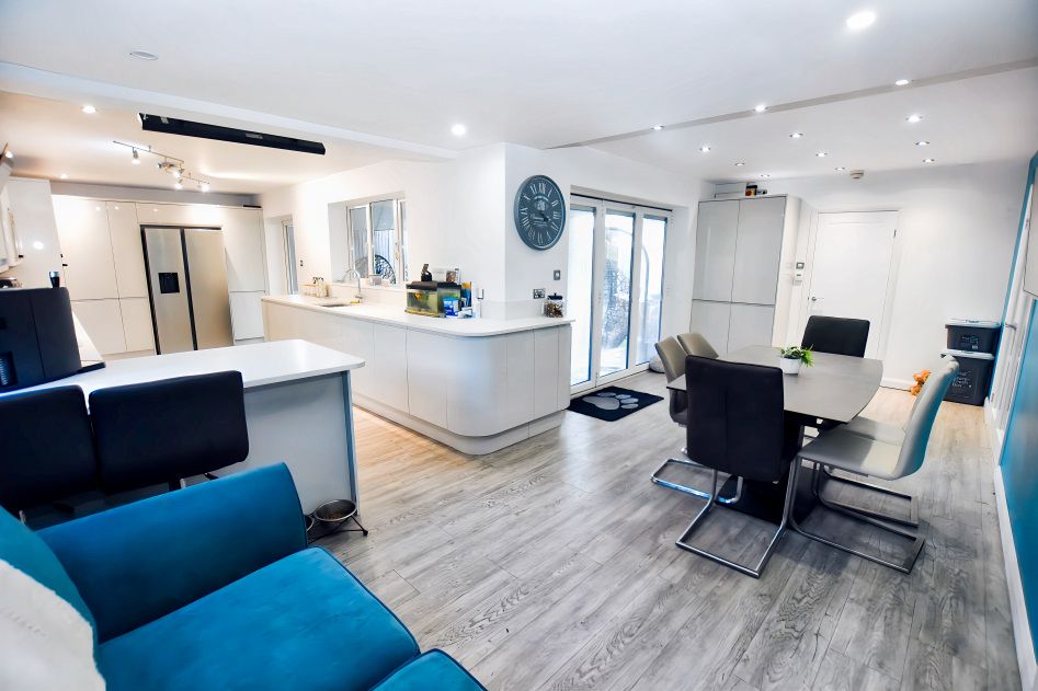 Property photo 3 of 27 Dining Kitchen 2