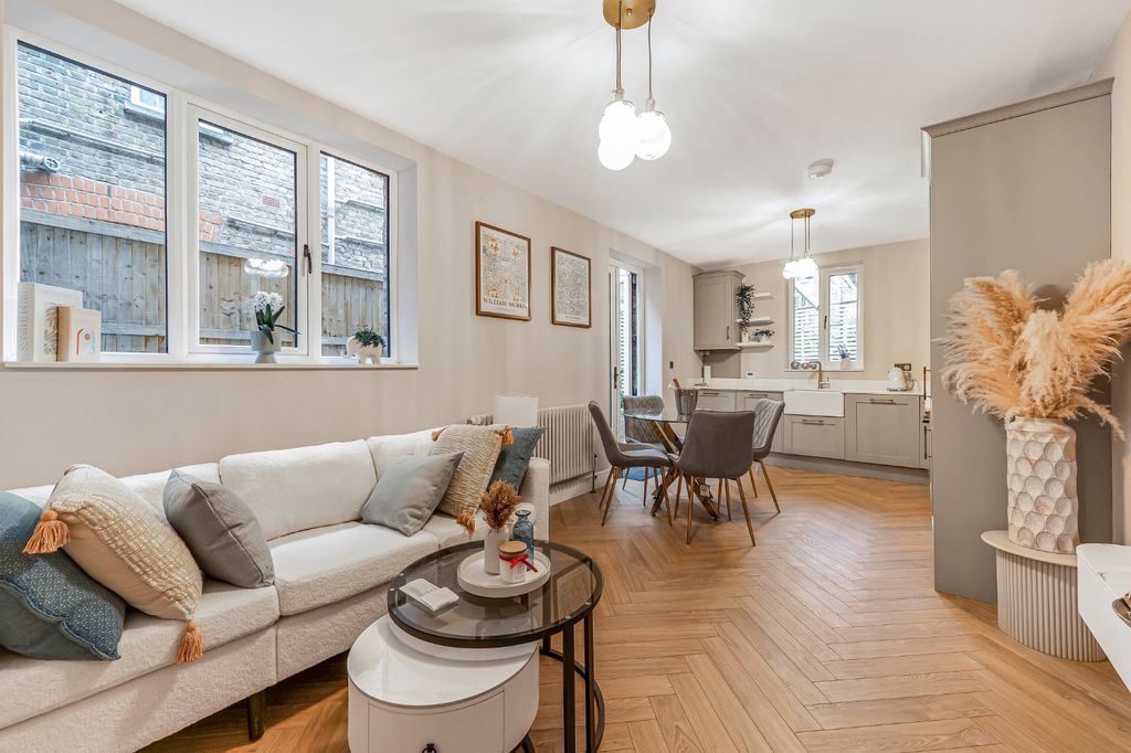 Property photo 2 of 12 Picture No. 01