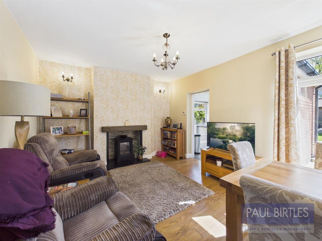 Property photo 3 of 18 Cam01301G0-Pr0757-Still016.Jpg