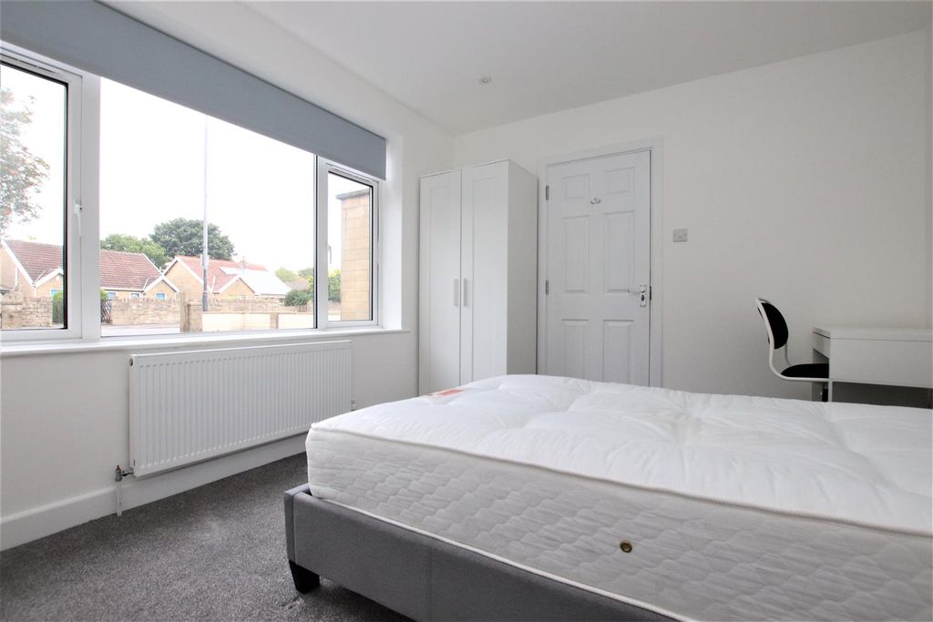 Property photo 2 of 16 Bedroom 1