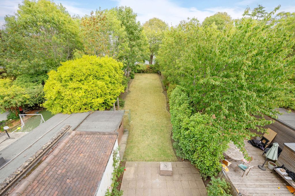 Property photo 3 of 27