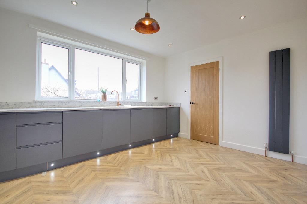 Property photo 3 of 12 Img_3222-Img_3224_Lzn.Jpg