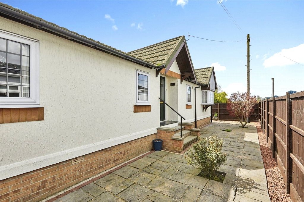Property photo 1 of 8 External