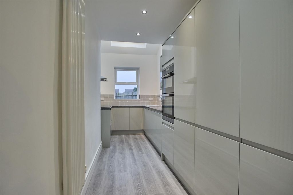 Property photo 3 of 15 Britannia Road 1.Jpg