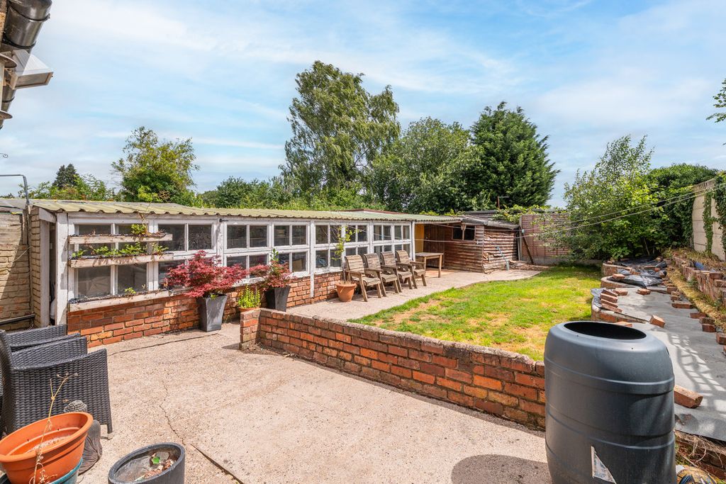 Property photo 2 of 37