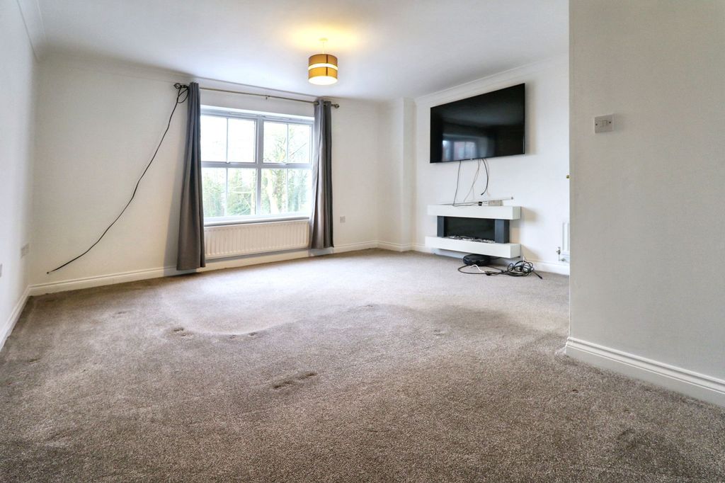 Property photo 3 of 23