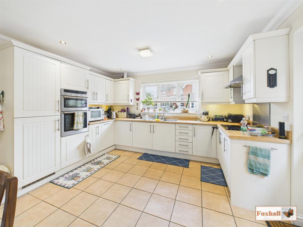 Property photo 2 of 16 Kitchen/Diner
