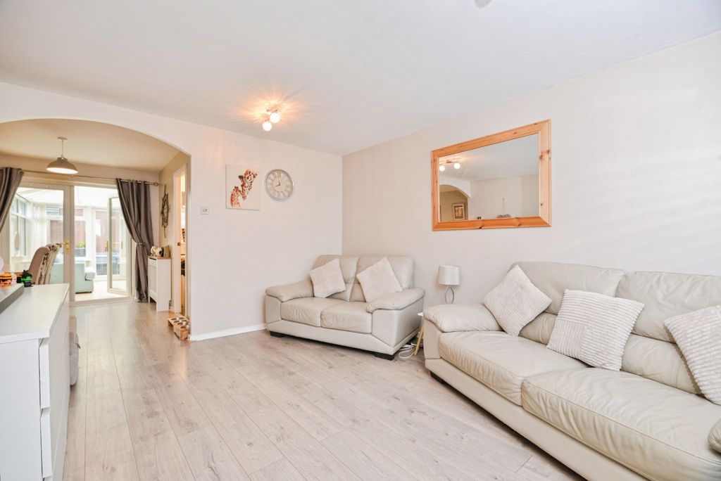 Property photo 2 of 16 Dsc_1734