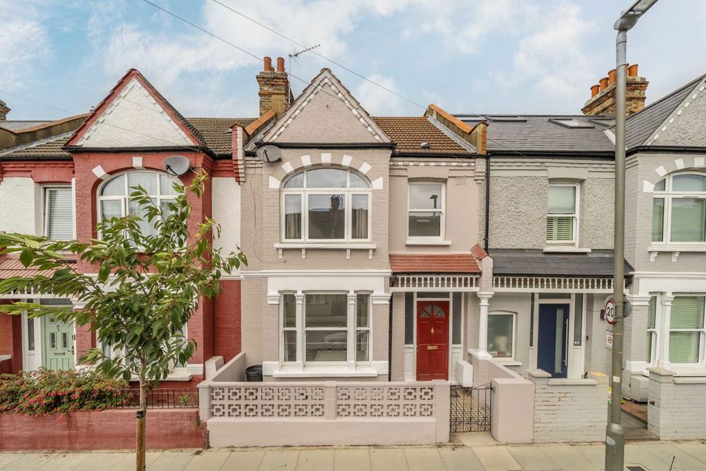 Property photo 1 of 6