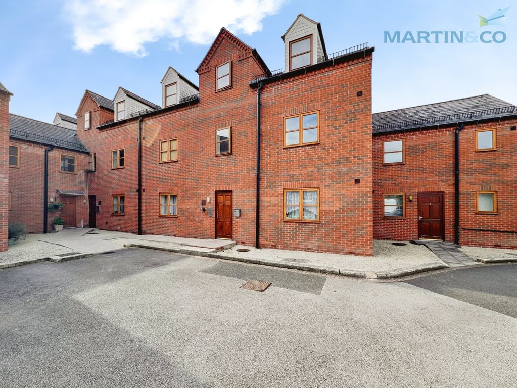 Property photo 1 of 17 A38296Bd-A74F08E7-B2CE-45C5-A602-Ff72824E8A25