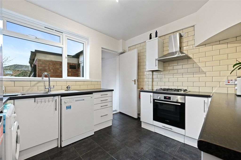 Property photo 3 of 8 Picture No. 21