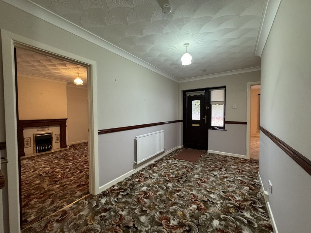 Property photo 3 of 22 Hallway