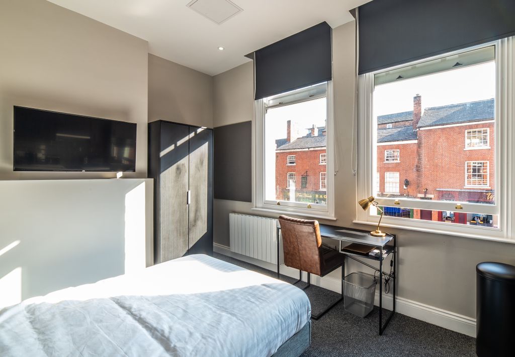 Property photo 2 of 9 Canning Place B110-001