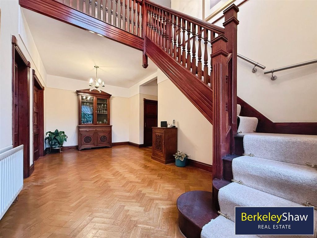 Property photo 2 of 47