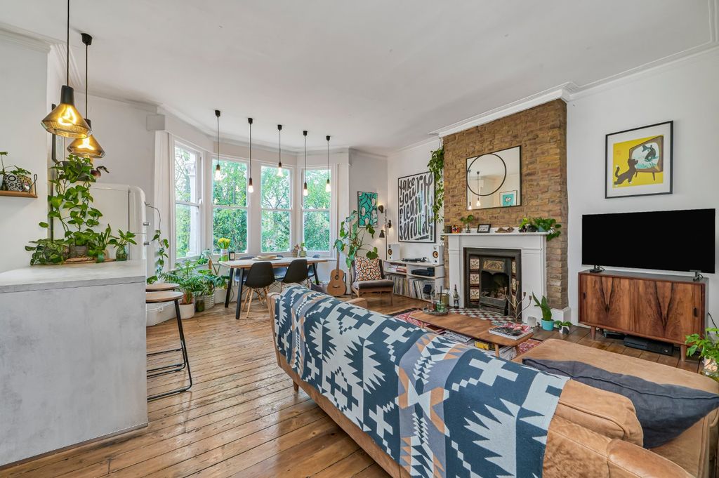 Property photo 2 of 14 Picture No. 11