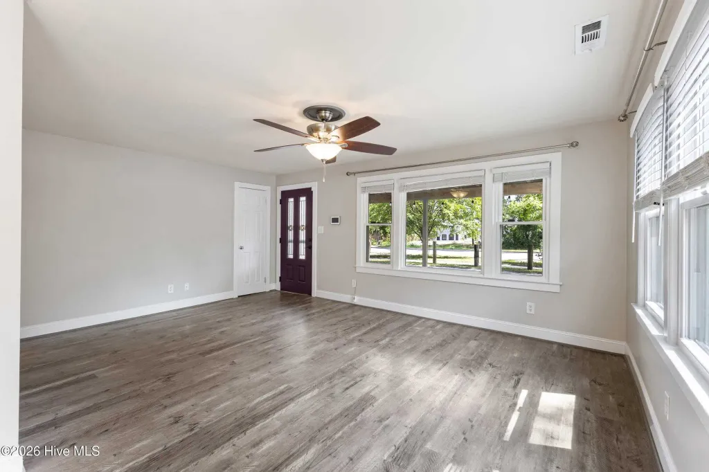 Property photo 3 of 20 <Alttext/>