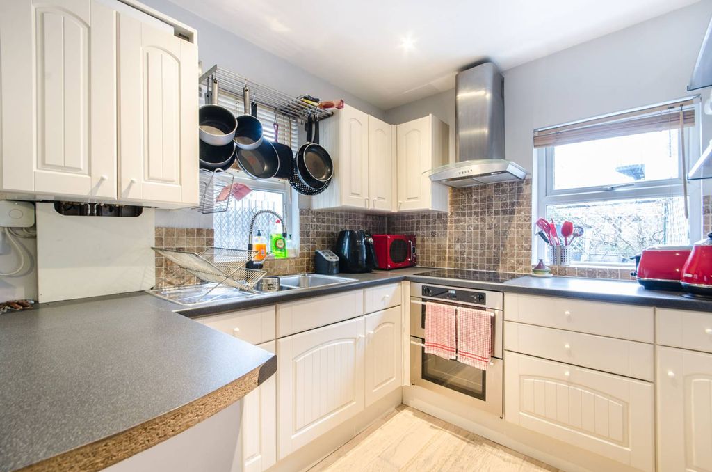 Property photo 2 of 13