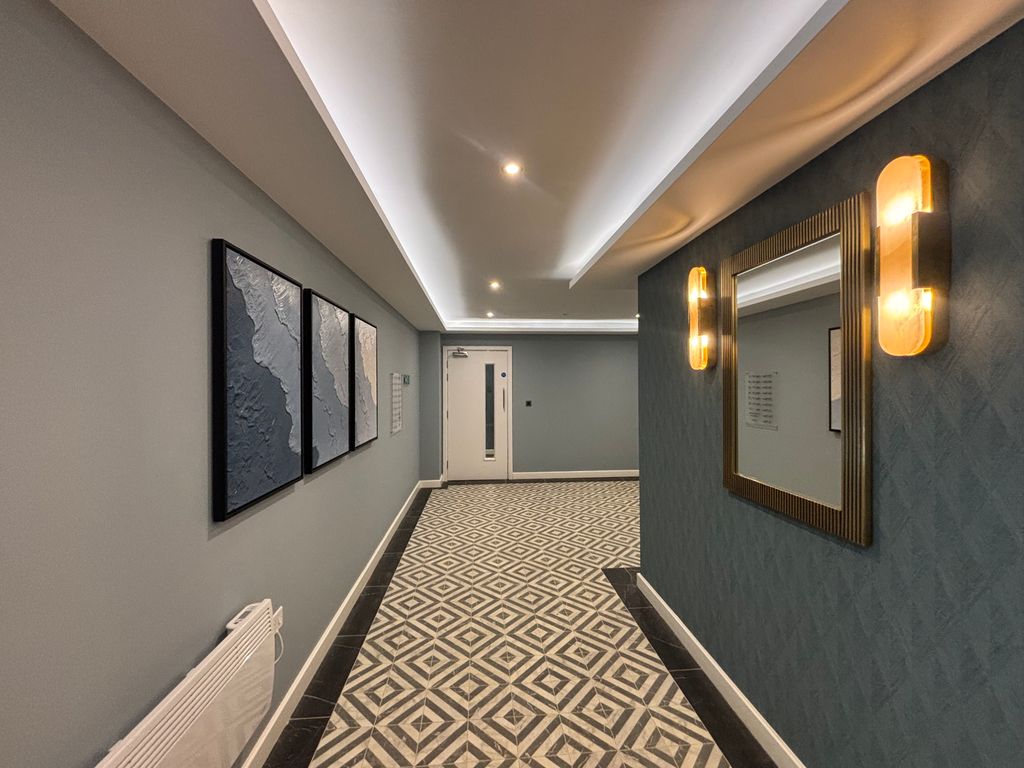 Property photo 1 of 10 Hallway