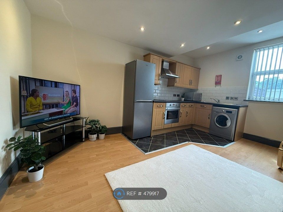 Property photo 3 of 8 Kitchen