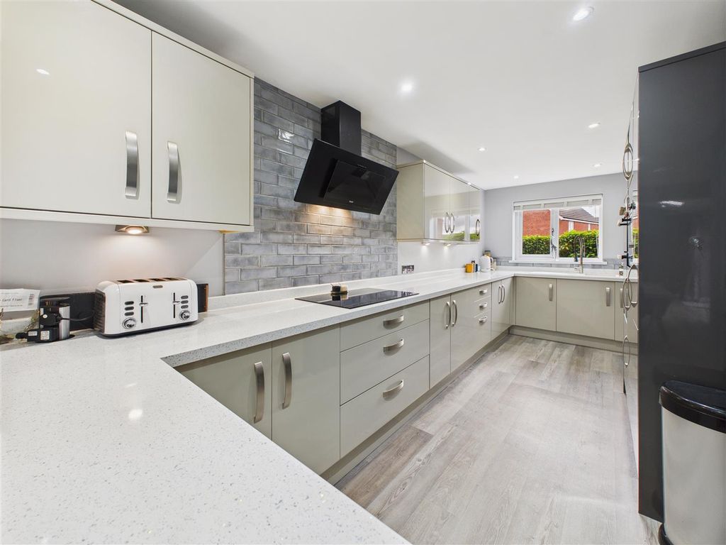 Property photo 2 of 22 Kitchen