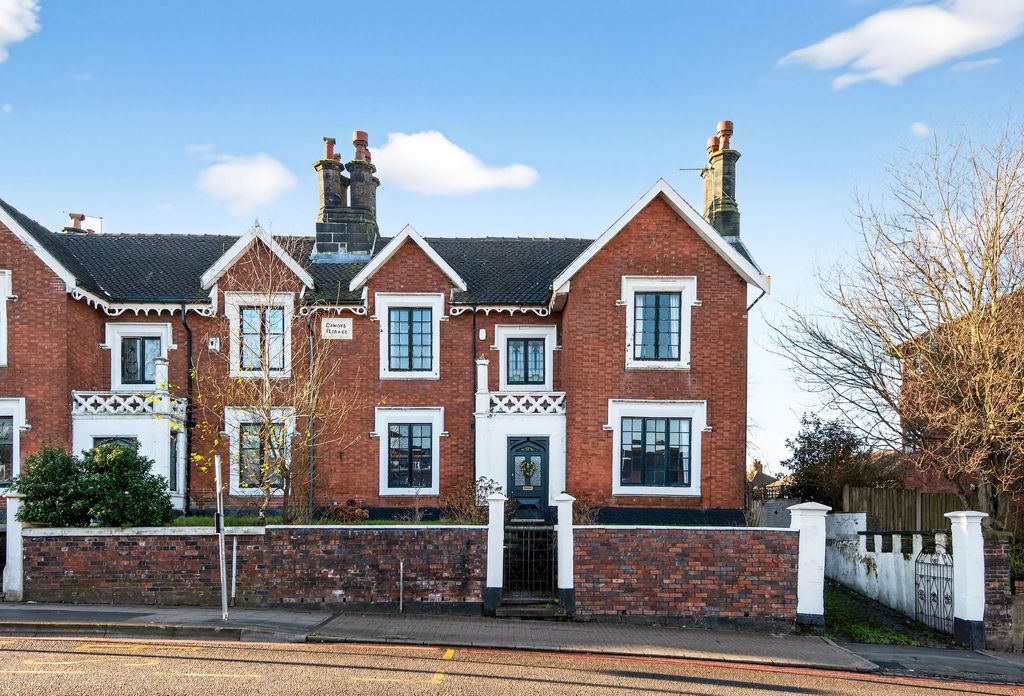 Property photo 1 of 20 Front