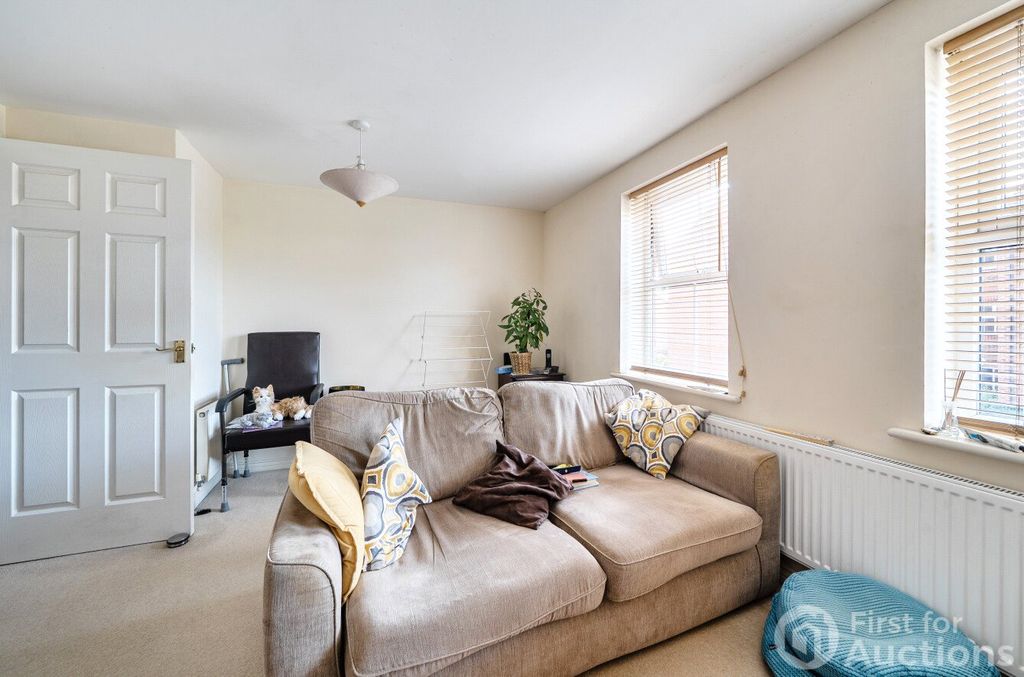 Property photo 2 of 11 2