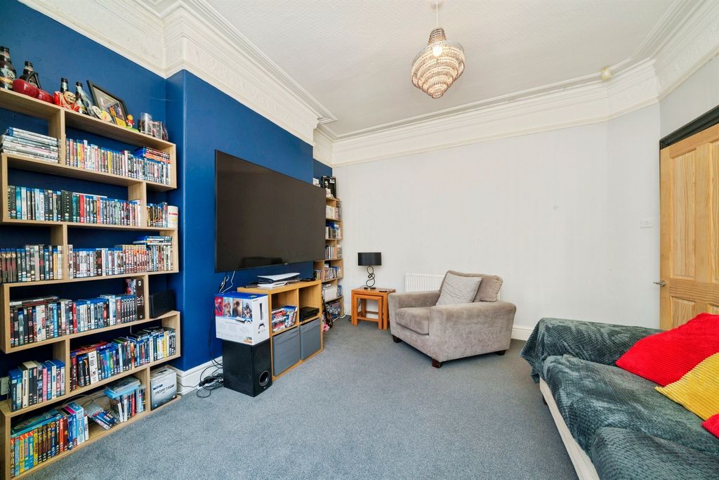 Property photo 3 of 19