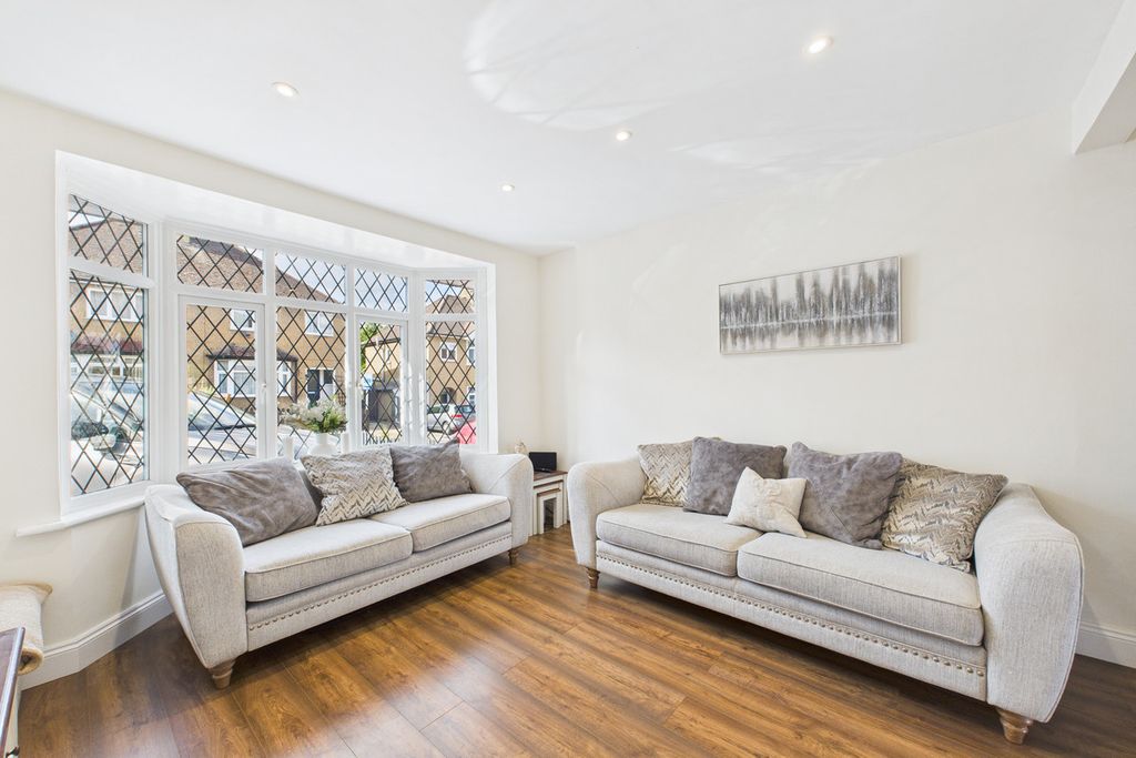 Property photo 2 of 26