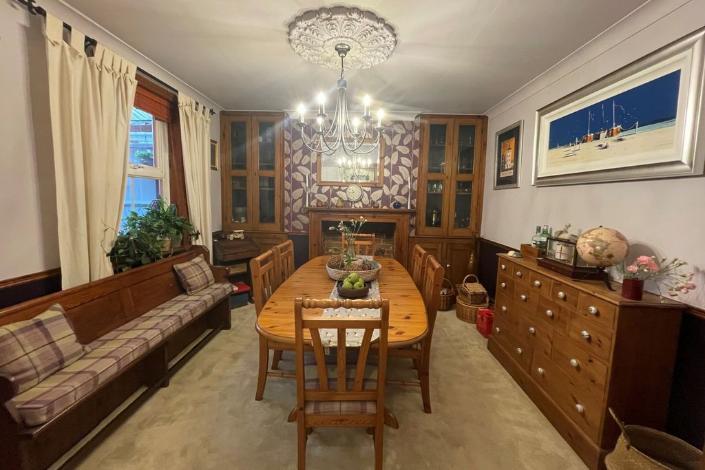 Property photo 3 of 17 Photo 9