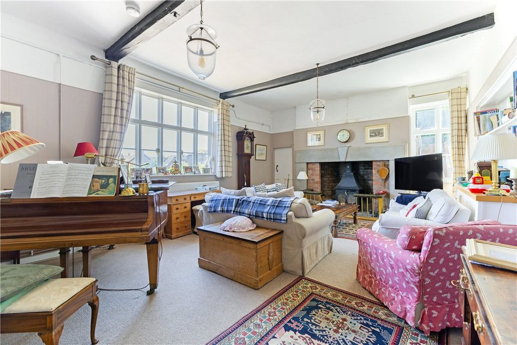 Property photo 2 of 27 Sitting Room