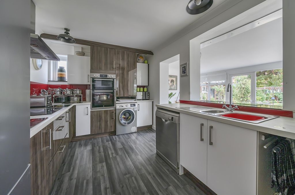 Property photo 3 of 19 1355867-7-68cc333...