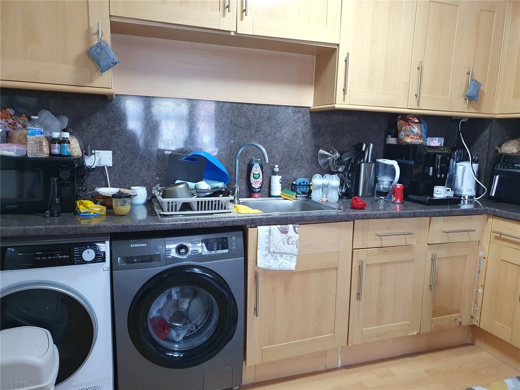 Property photo 3 of 6 Kitchen Area