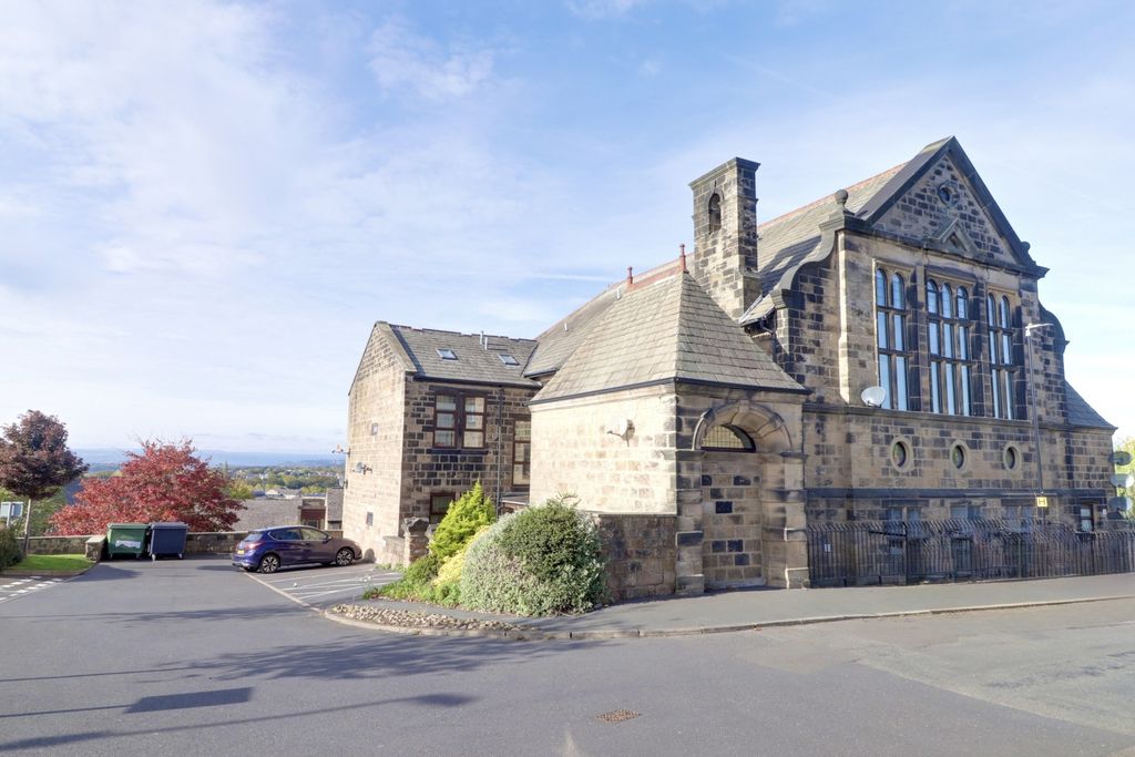 Property photo 3 of 18 St Andrews Manor