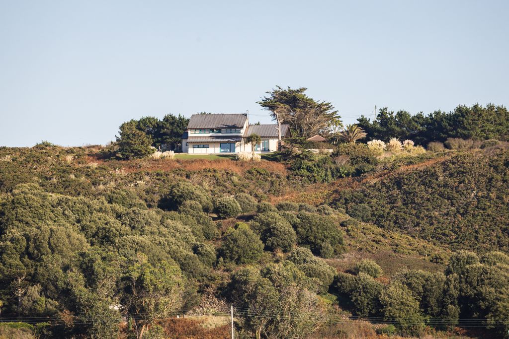 Property photo 3 of 20