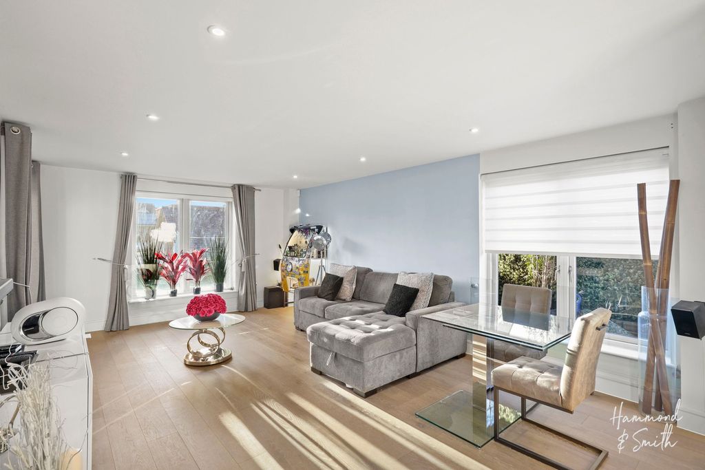 Additional image 6 of 2 bed flat for saleStar Lane, Epping CM16