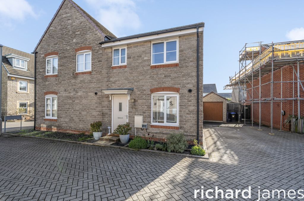 Property photo 1 of 19 80A4E84ce9c74620B5d16Fa9ba7A5c19