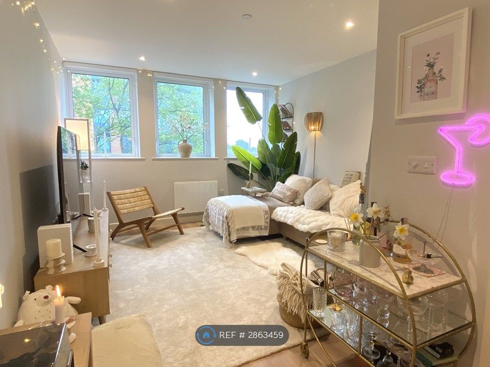 Property photo 1 of 15 Living Room