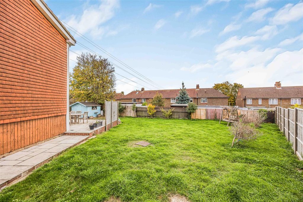 Property photo 1 of 21 6 Stanford Close, Paulsgrove-Small-Porticomarketin