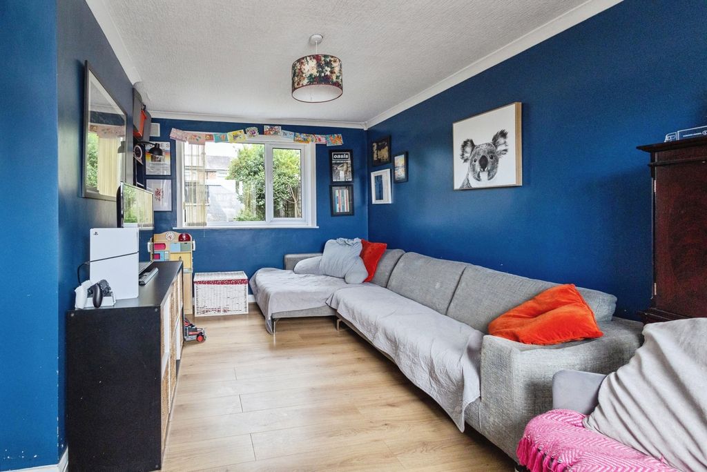 Property photo 2 of 17 Pbox-Img.Jpg