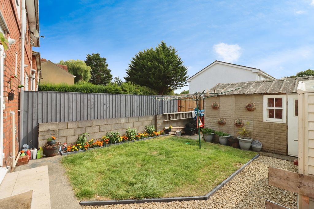 Property photo 3 of 17 Garden