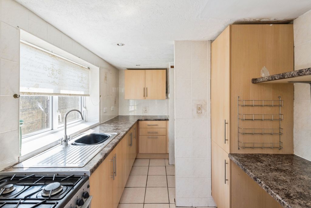 Property photo 3 of 18 Pbox-Img.Jpg