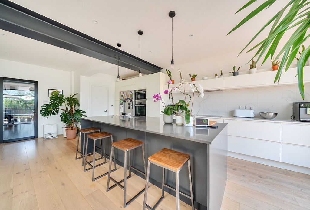 Property photo 3 of 24 1447755-10-69E78A...