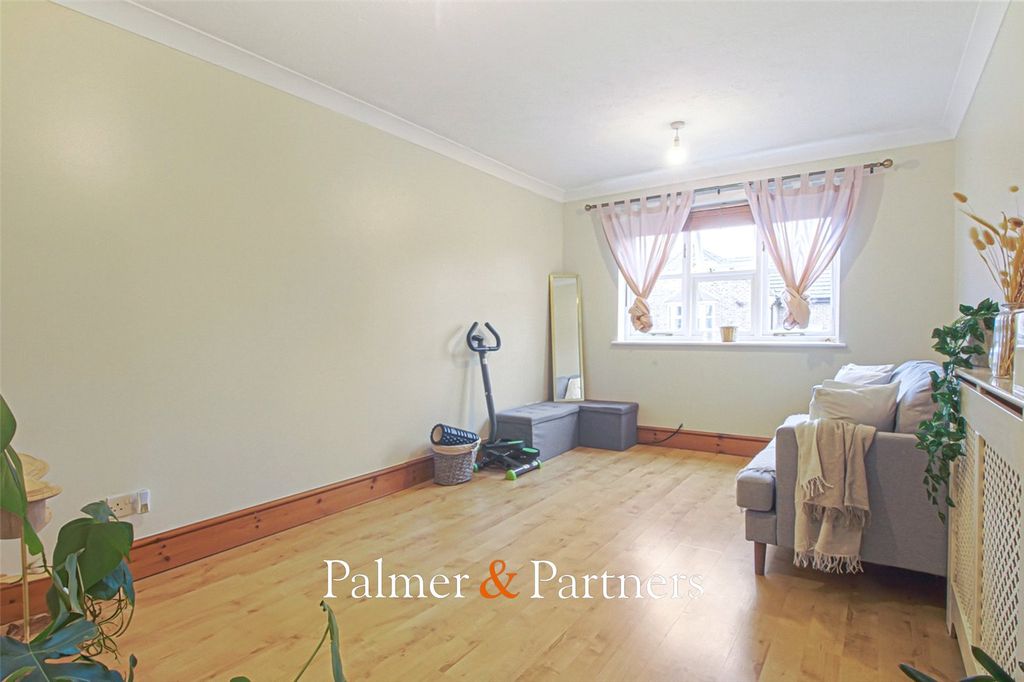 Property photo 3 of 7 Picture No. 15