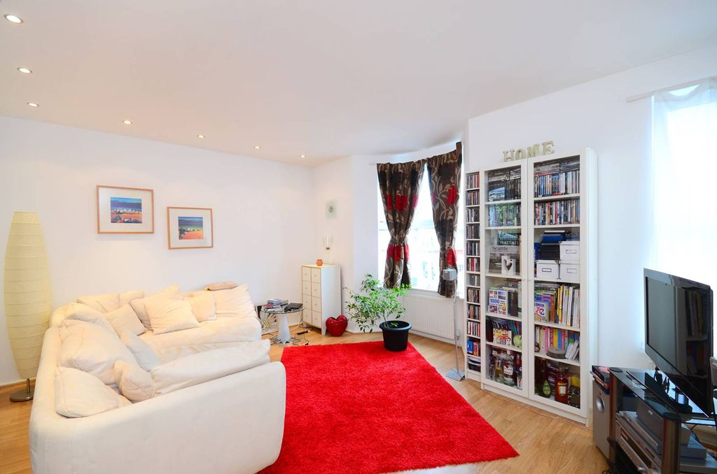 Property photo 2 of 9
