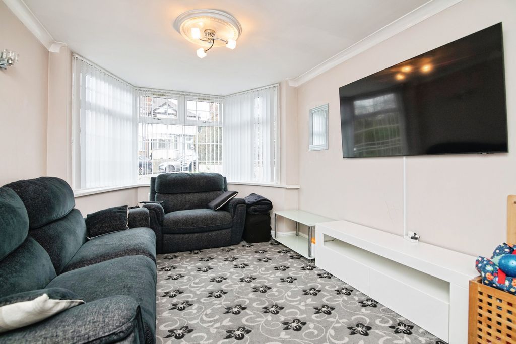 Property photo 3 of 21 2