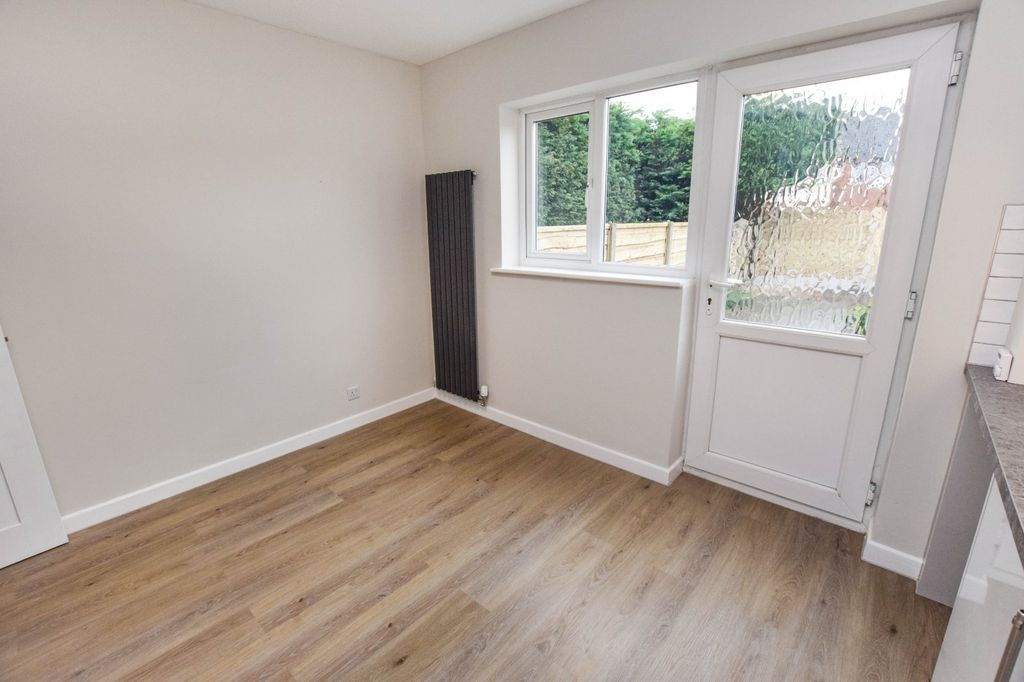 Property photo 2 of 15 Picture No. 04